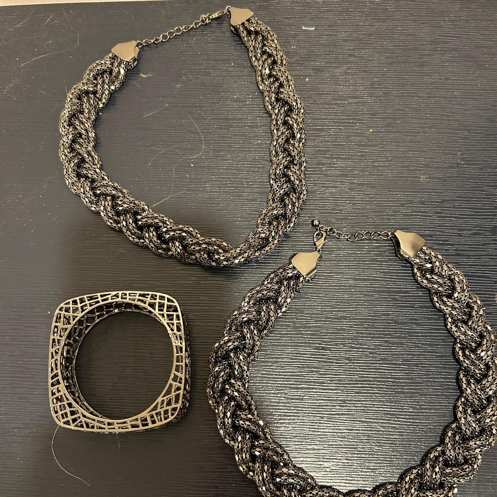 Lot of jewelry
